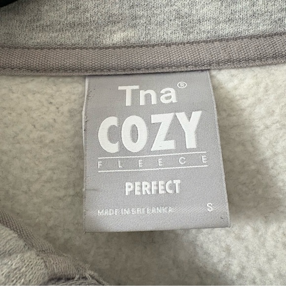 Aritzia TNA Quarter-Zip Cropped Sweater - Picture 8 of 8